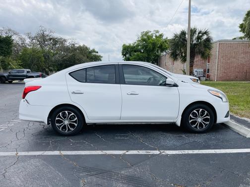 2015 Nissan Versa 1.6 SV