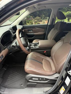 Black 2025 Honda Pilot Elite AWD