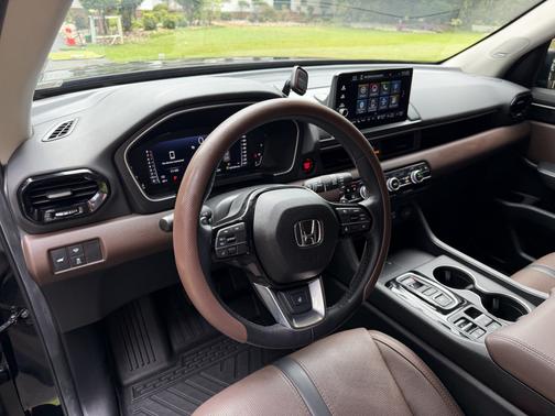 Black 2025 Honda Pilot Elite AWD