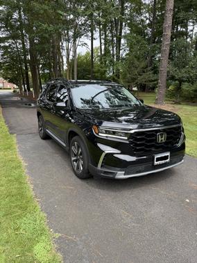 Black 2025 Honda Pilot Elite AWD