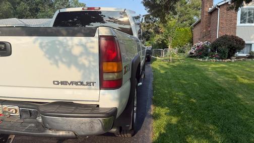 White 2001 Chevrolet Silverado 1500 LS Extended Cab