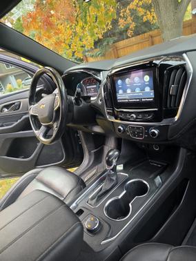 2022 Chevrolet Traverse LT Leather