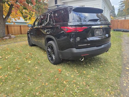 2022 Chevrolet Traverse LT Leather