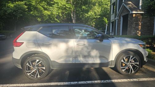 Gray 2022 Volvo XC40 T4 R-Design