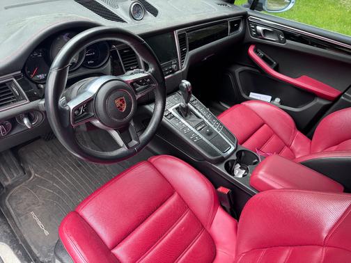 Silver 2018 Porsche Macan Macan S