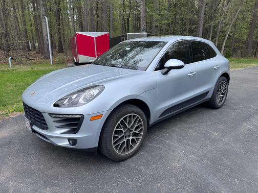 Silver 2018 Porsche Macan Macan S