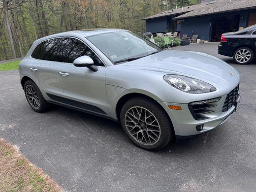 Silver 2018 Porsche Macan Macan S