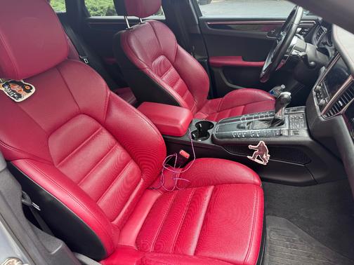 Silver 2018 Porsche Macan Macan S