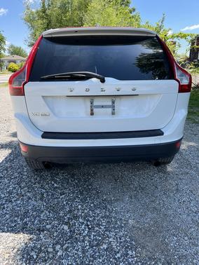 White 2012 Volvo XC60 3.2