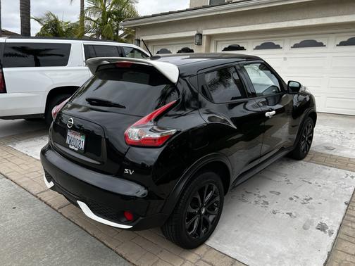 Black 2017 Nissan Juke SV