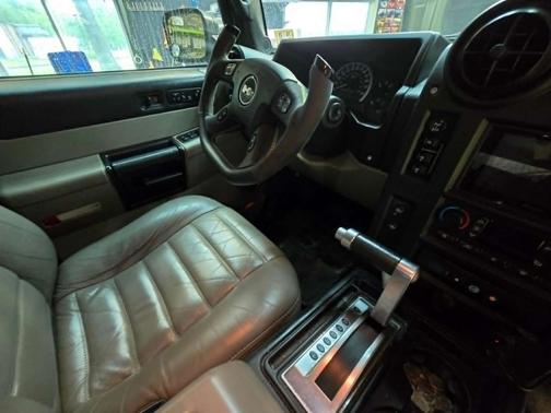 Green 2006 Hummer H2 Base