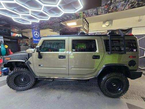 Green 2006 Hummer H2 Base