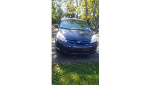 Blue 2006 Toyota Sienna XLE