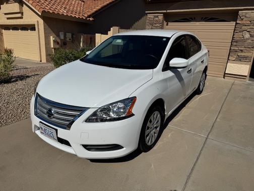 White 2015 Nissan Sentra SV