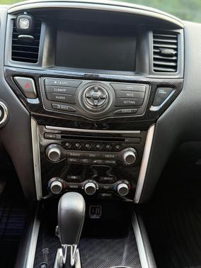 Black 2020 Nissan Pathfinder SV