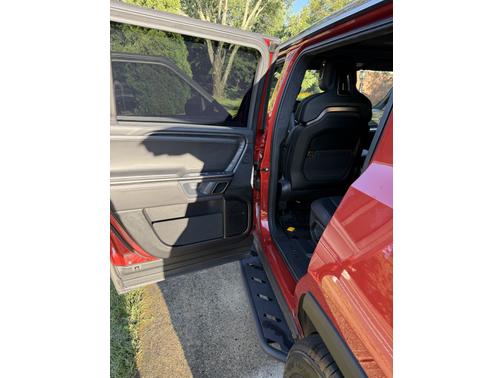 2023 Rivian R1S Adventure Quad-Motor Large Package