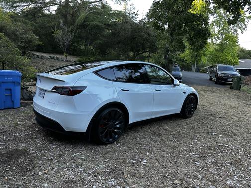 2023 Tesla Model Y Performance