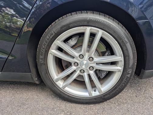 2015 Tesla Model S 90D