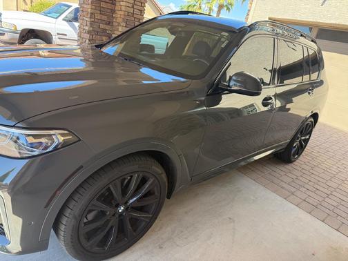 Gray 2021 BMW X7 M50i
