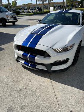 2016 Ford Shelby GT350 Base