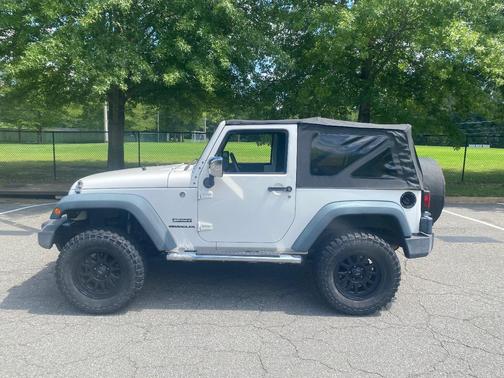 White 2010 Jeep Wrangler Sport