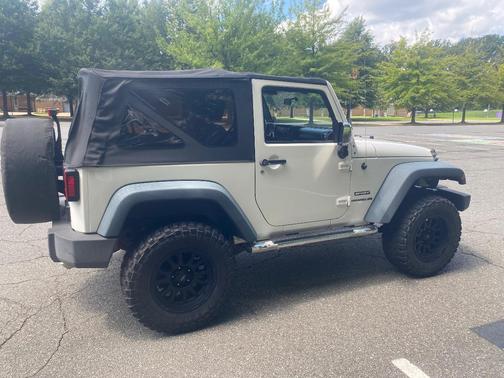 White 2010 Jeep Wrangler Sport