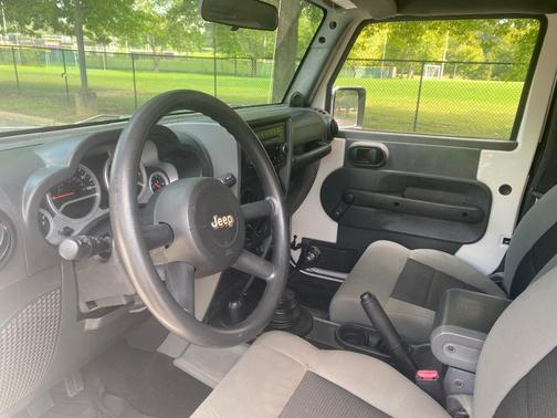 White 2010 Jeep Wrangler Sport