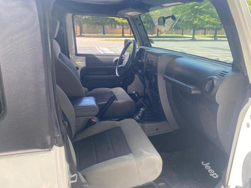 White 2010 Jeep Wrangler Sport