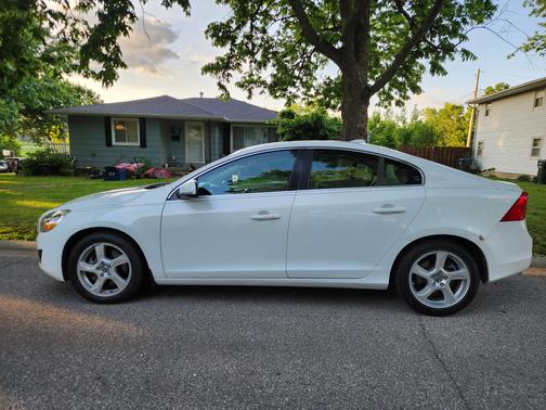 White 2012 Volvo S60 T6