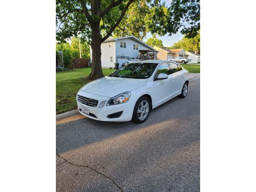 White 2012 Volvo S60 T6