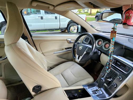 White 2012 Volvo S60 T6