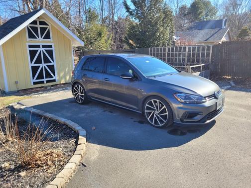 Gray 2018 Volkswagen Golf R 4-Door w/DCC & Navigation