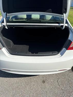 White 2011 Hyundai SONATA GLS