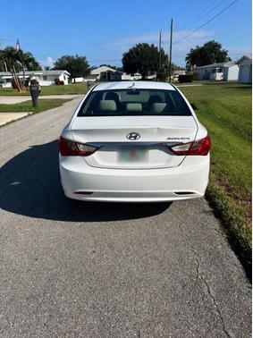White 2011 Hyundai SONATA GLS