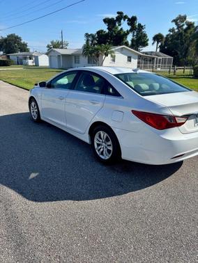 White 2011 Hyundai SONATA GLS