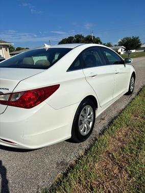 White 2011 Hyundai SONATA GLS