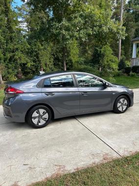 Gray 2018 Hyundai IONIQ Hybrid Blue