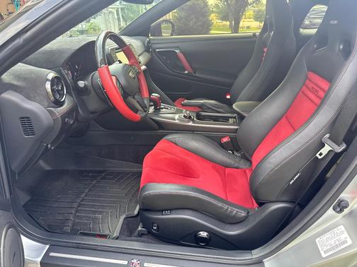 Silver 2018 Nissan GT-R NISMO
