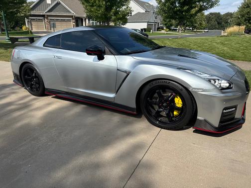 Silver 2018 Nissan GT-R NISMO