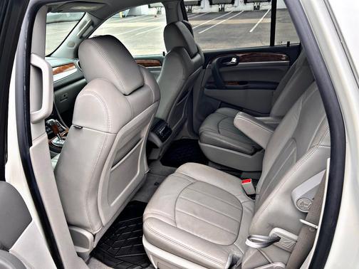 White 2012 Buick Enclave Premium