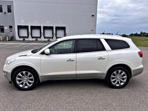 White 2012 Buick Enclave Premium