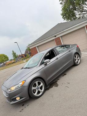 Gray 2014 Ford Fusion SE