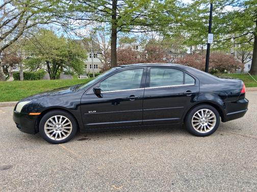 Black 2007 Mercury Milan I-4 Premier