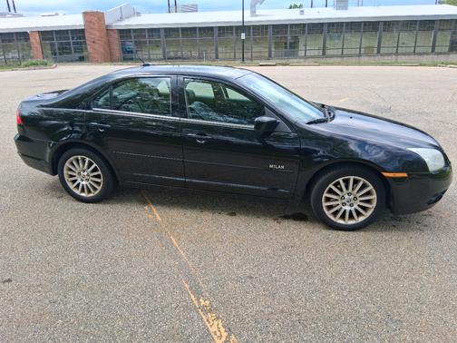 Black 2007 Mercury Milan I-4 Premier