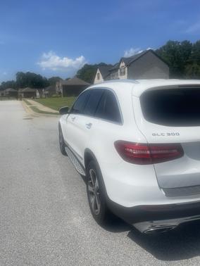 White 2018 Mercedes-Benz GLC 300 4MATIC