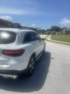 White 2018 Mercedes-Benz GLC 300 4MATIC