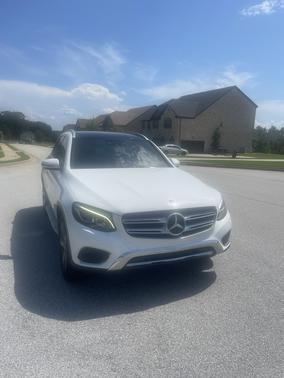 White 2018 Mercedes-Benz GLC 300 4MATIC