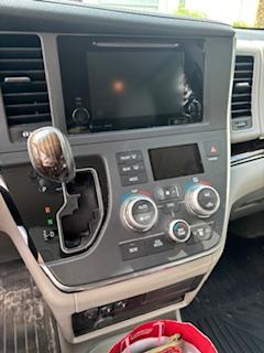 2017 Toyota Sienna XLE Auto Access Seat