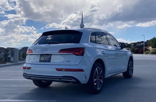 White 2021 Audi Q5 45 Premium