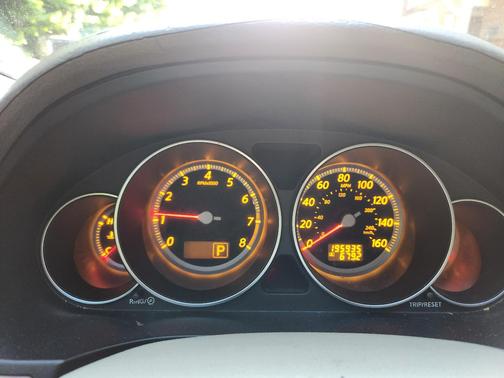 Red 2006 INFINITI M35 Base